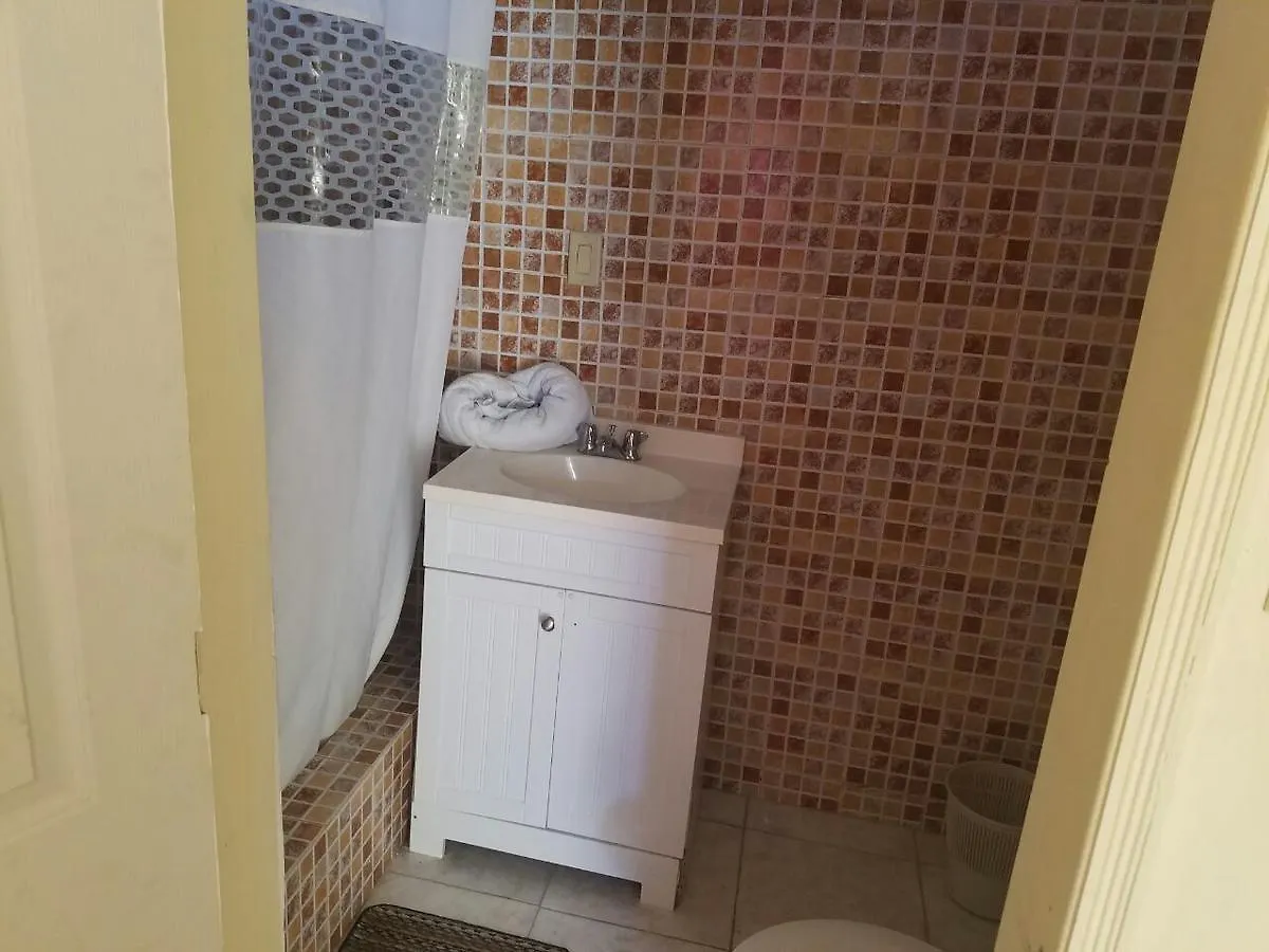 Auberge Pont-Gaudin Gonaives 2*,
